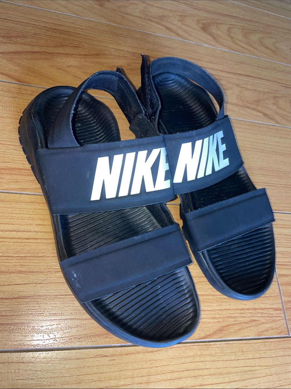 Nike Black Adjustable Logo Strap Sandals Womans Size 6